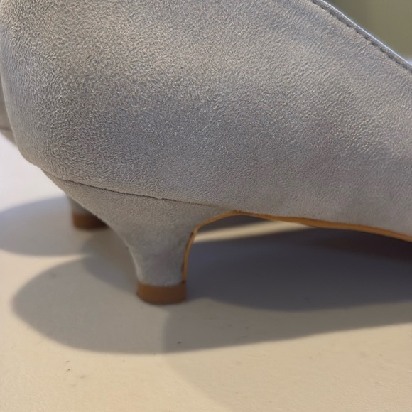 Journee Collection- Sabree suede pointed toe  Gray Ruffle kitten heels. Size 11 - Picture 8 of 12